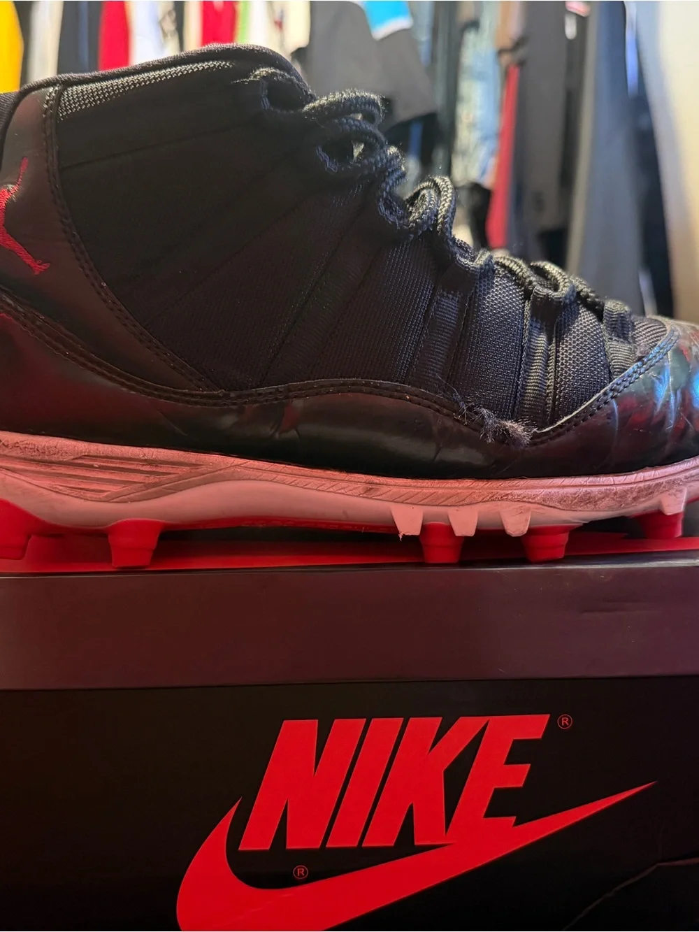 Men’s Jordan bred 11 football cleats